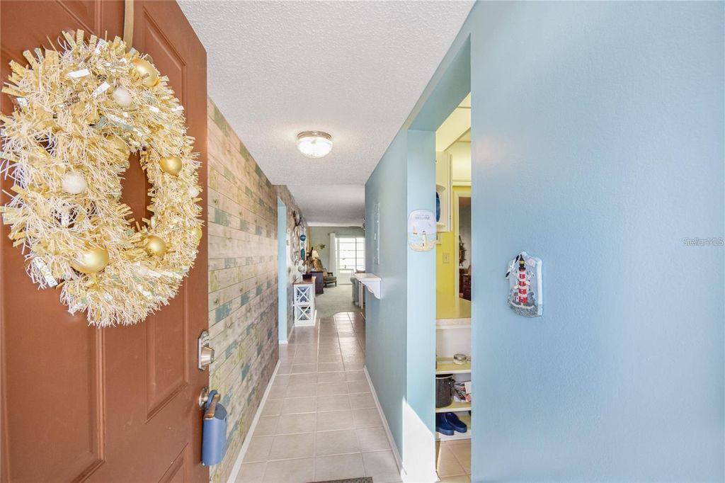 Image 2 of property listing at 3617 LAKE BAYSHORE DRIVE J-401, Bradenton, FL 34205