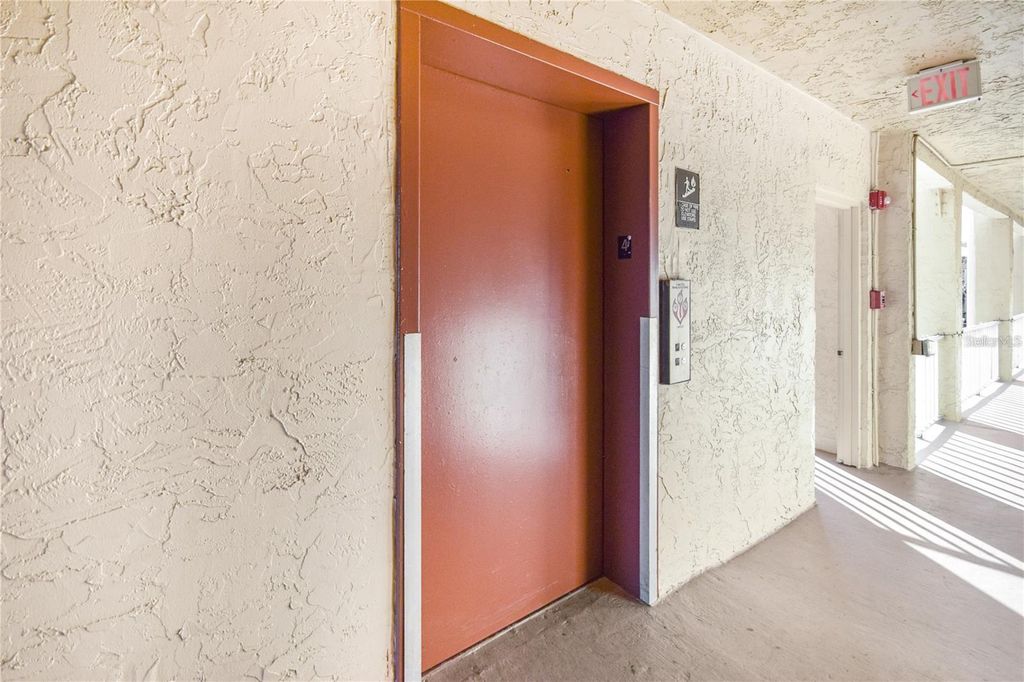 Image 29 of property listing at 3617 LAKE BAYSHORE DRIVE J-401, Bradenton, FL 34205