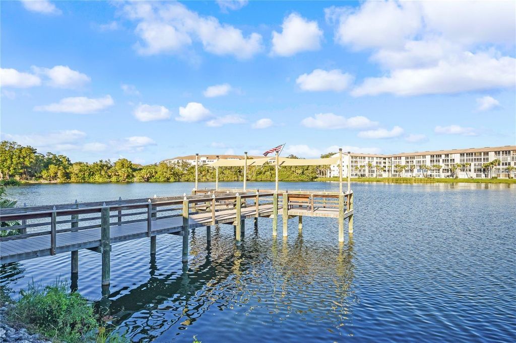 Image 35 of property listing at 3617 LAKE BAYSHORE DRIVE J-401, Bradenton, FL 34205
