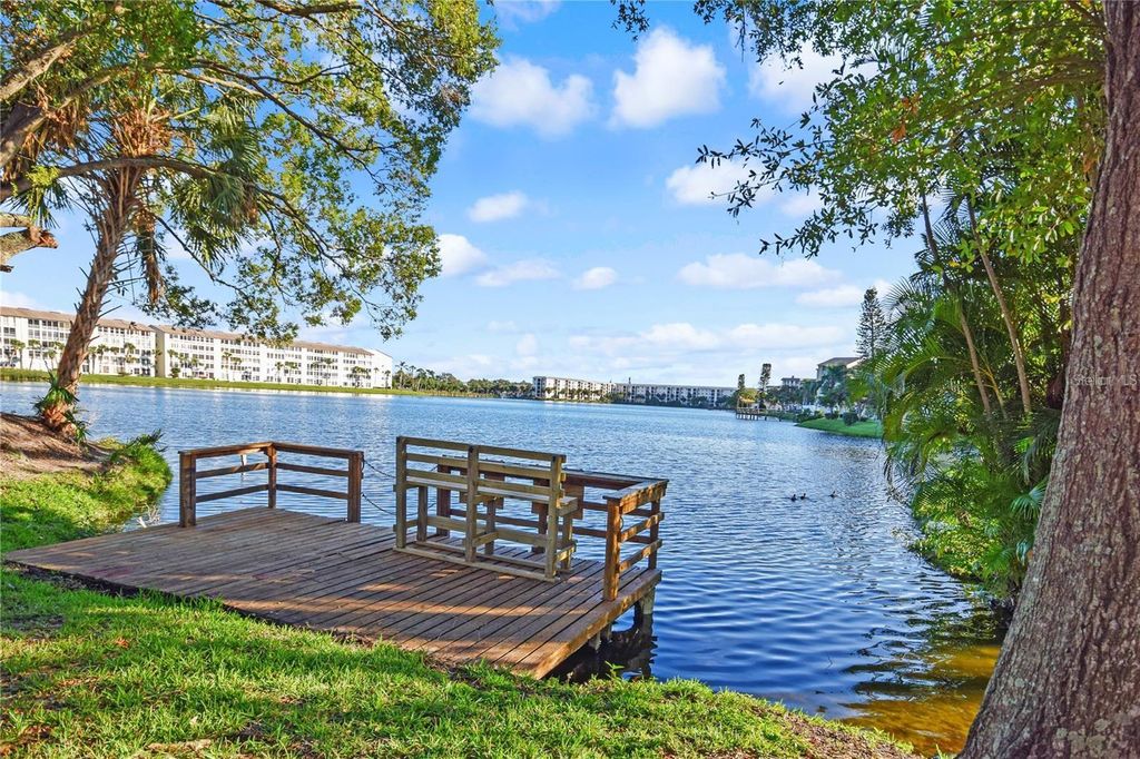 Image 43 of property listing at 3617 LAKE BAYSHORE DRIVE J-401, Bradenton, FL 34205