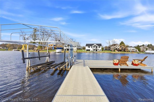 3860 E Commerce Road, Commerce Twp, MI 48382