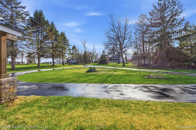 3860 E Commerce Road, Commerce Twp, MI 48382