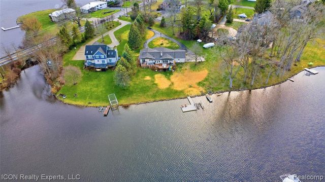 3860 E Commerce Road, Commerce Twp, MI 48382