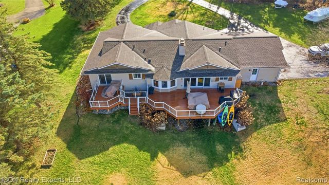 3860 E Commerce Road, Commerce Twp, MI 48382