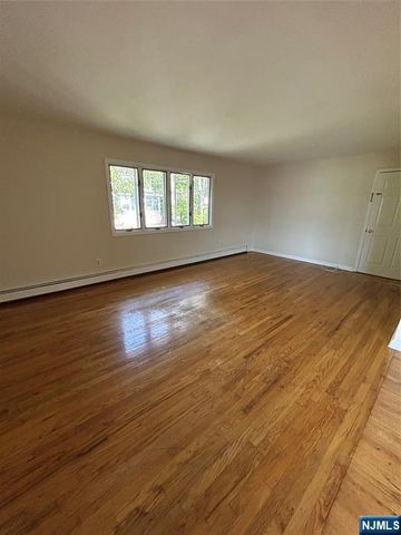 319 9th Street, Saddle Brook, NJ 07663