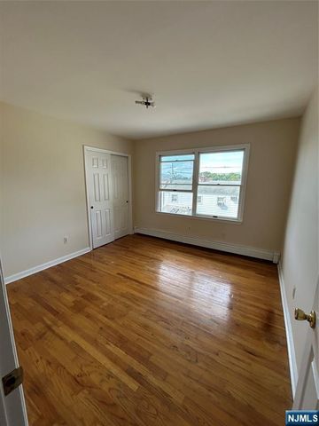 319 9th Street, Saddle Brook, NJ 07663