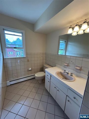 319 9th Street, Saddle Brook, NJ 07663