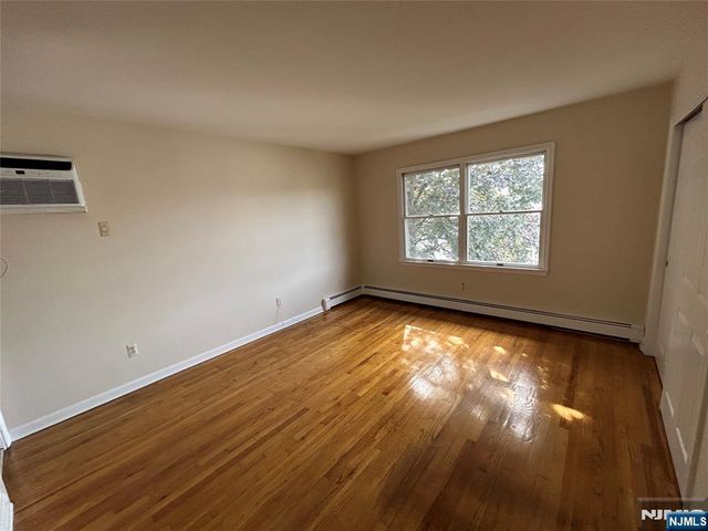 319 9th Street, Saddle Brook, NJ 07663