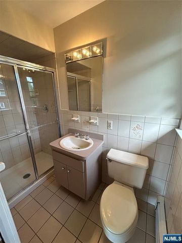 319 9th Street, Saddle Brook, NJ 07663