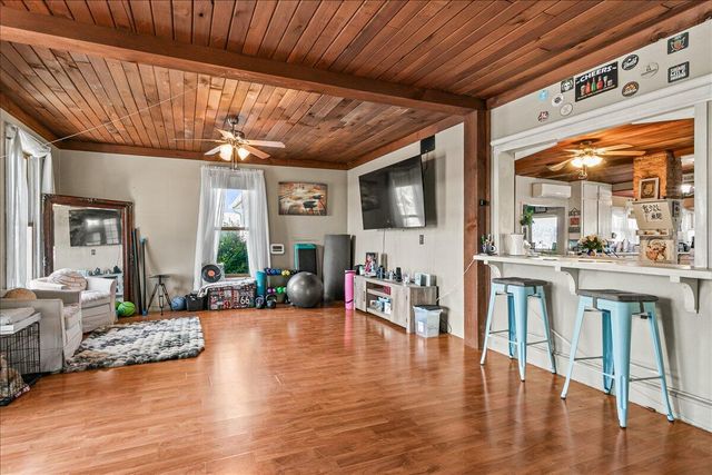 1984 Brookhurst Street, Medford, OR 97504