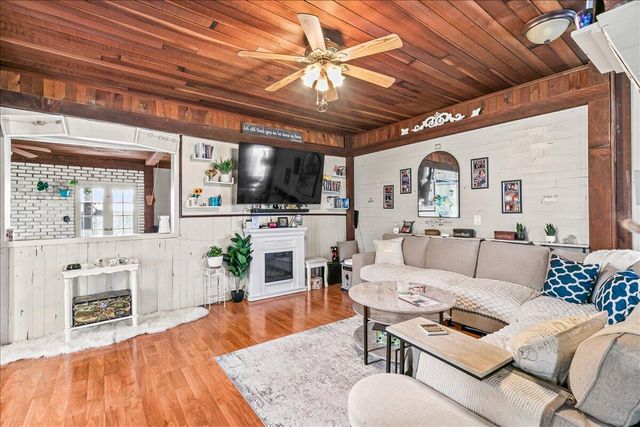 1984 Brookhurst Street, Medford, OR 97504