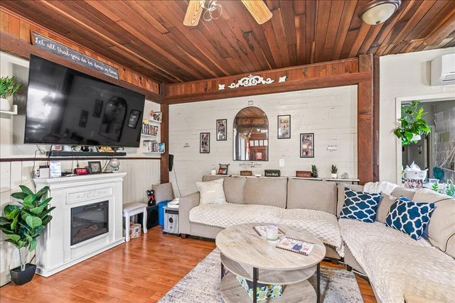 1984 Brookhurst Street, Medford, OR 97504