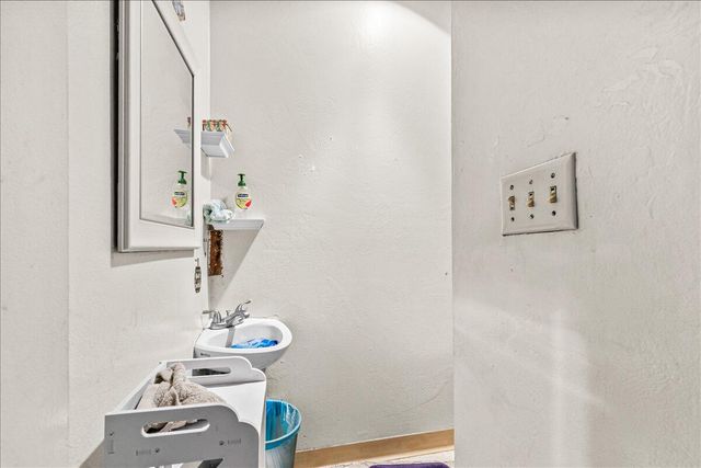 1984 Brookhurst Street, Medford, OR 97504