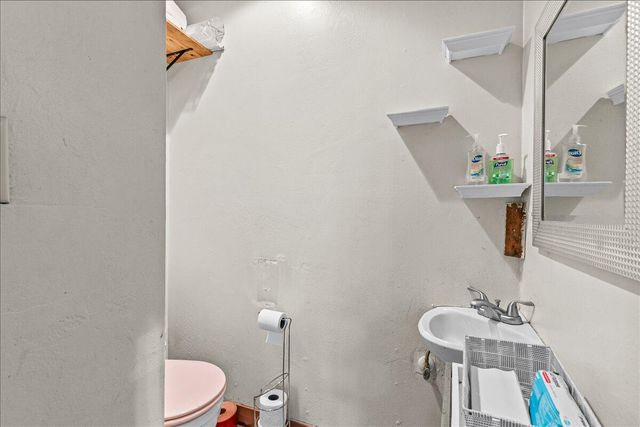 1984 Brookhurst Street, Medford, OR 97504