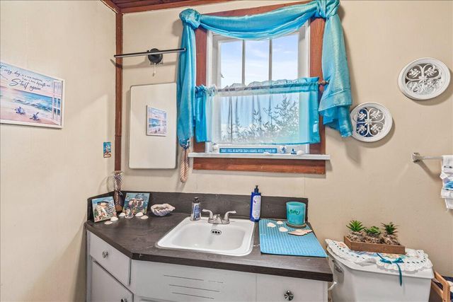 1984 Brookhurst Street, Medford, OR 97504