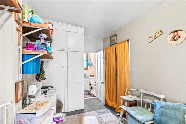 1984 Brookhurst Street, Medford, OR 97504