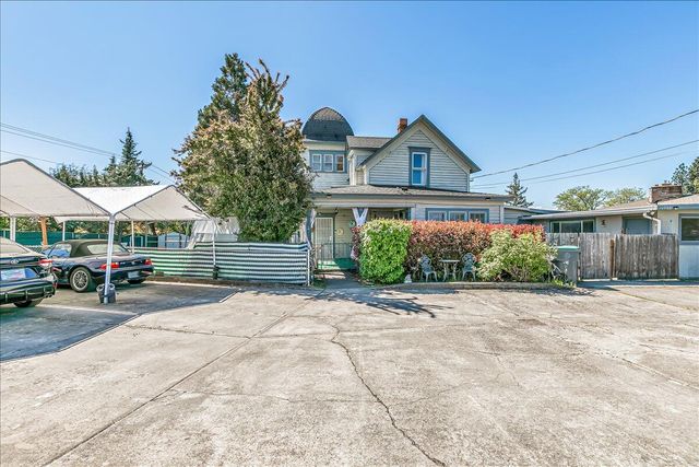 1984 Brookhurst Street, Medford, OR 97504