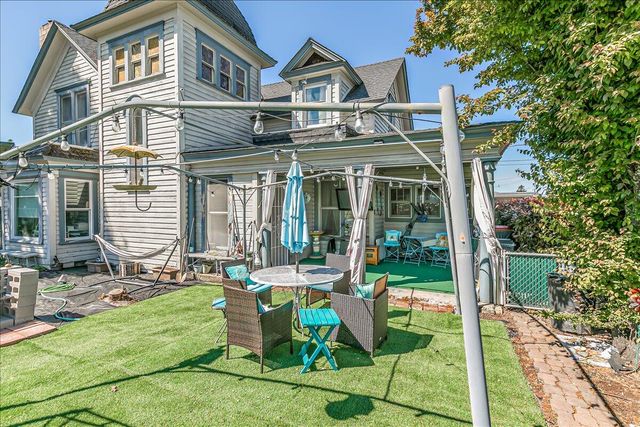 1984 Brookhurst Street, Medford, OR 97504