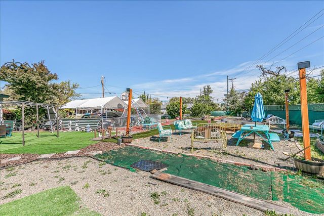 1984 Brookhurst Street, Medford, OR 97504