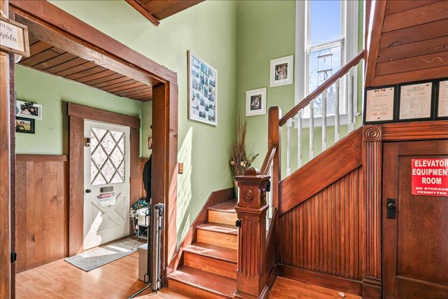 1984 Brookhurst Street, Medford, OR 97504