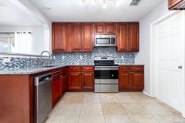 9359 Maple Silver, San Antonio, TX 78254