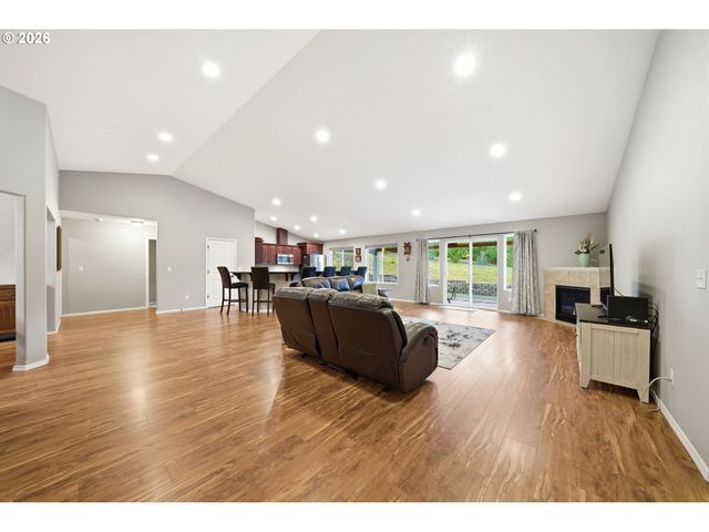 946 PAINE Rd, Castle Rock, WA 98611