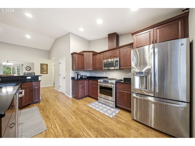 946 PAINE Rd, Castle Rock, WA 98611