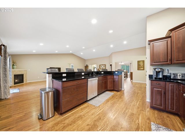 946 PAINE Rd, Castle Rock, WA 98611