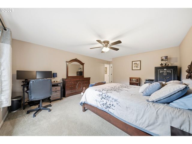 946 PAINE Rd, Castle Rock, WA 98611