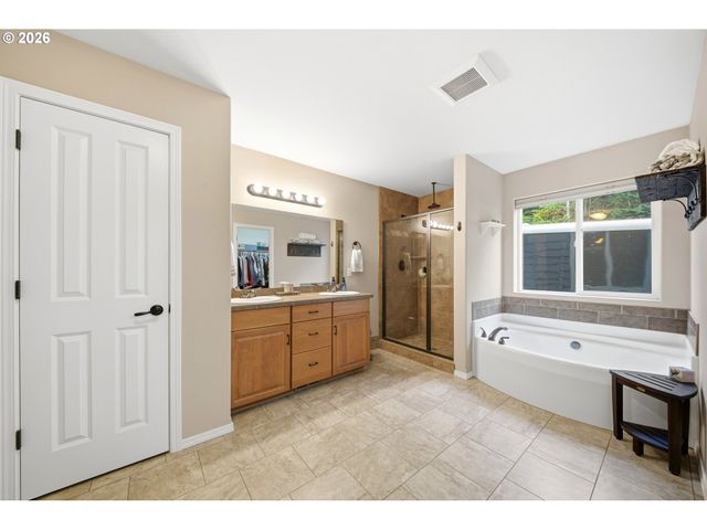 946 PAINE Rd, Castle Rock, WA 98611