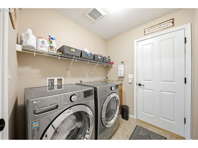 946 PAINE Rd, Castle Rock, WA 98611