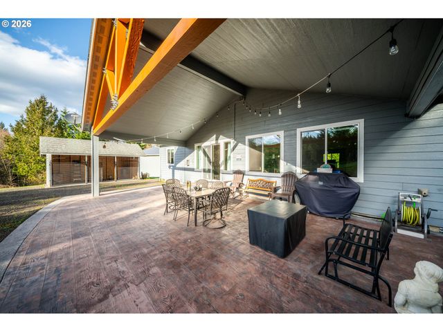 946 PAINE Rd, Castle Rock, WA 98611