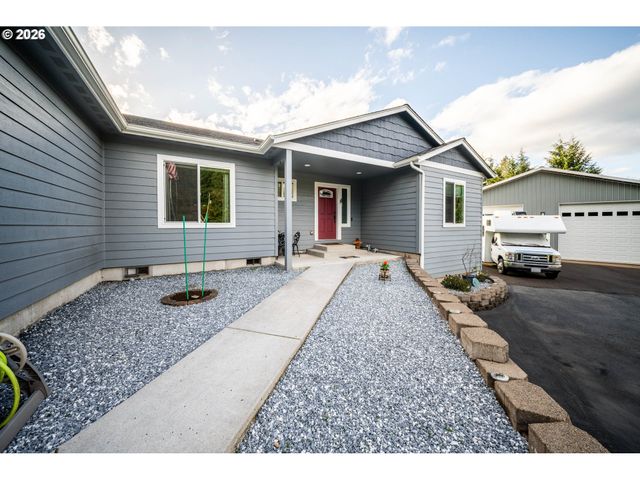 946 PAINE Rd, Castle Rock, WA 98611