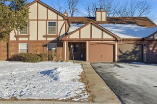 4980 Kimball Hill Drive C2, Rolling Meadows, IL 60008