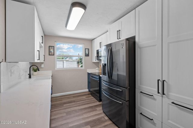 450 N Bedford Drive, Tucson, AZ 85710