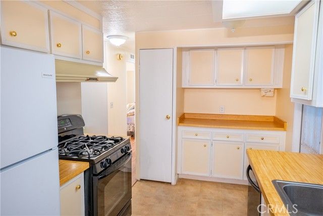 720 W Santa Maria Space 14, Santa Paula, CA 93060