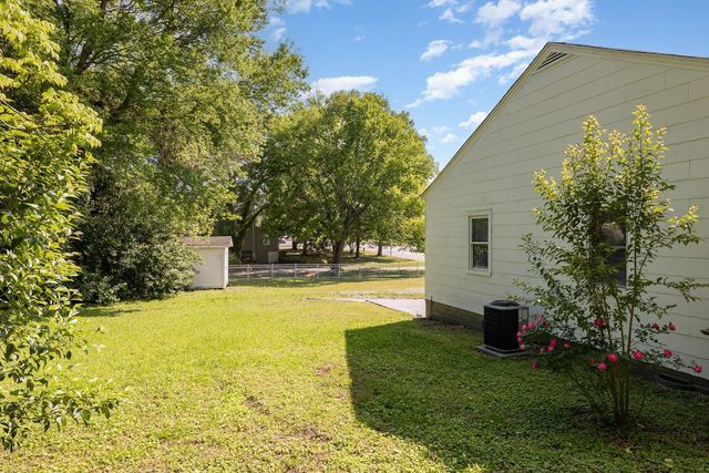 302 N Fayetteville Street, Clayton, NC 27520