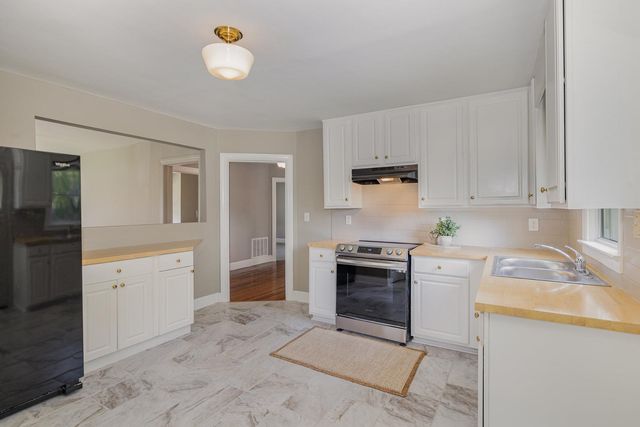 302 N Fayetteville Street, Clayton, NC 27520