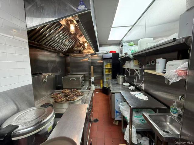 196 Smith Street, Brooklyn, NY 11201