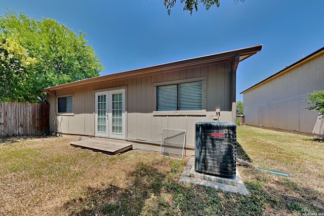 6854 Eden Grove Drive, Converse, TX 78109