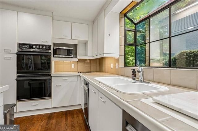 145 Old College Way, Sandy Springs, GA 30328