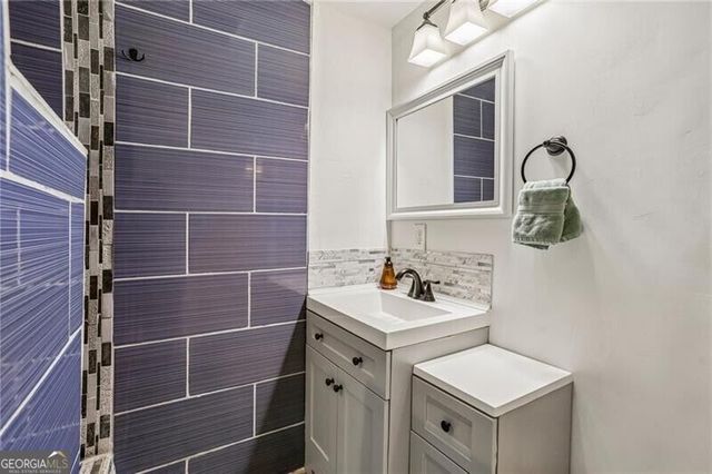 145 Old College Way, Sandy Springs, GA 30328
