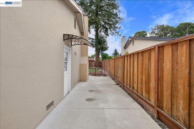 6168 Inglewood Dr, Pleasanton, CA 94588
