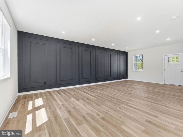 19 WALLACE AVE, Sewell, NJ 08080