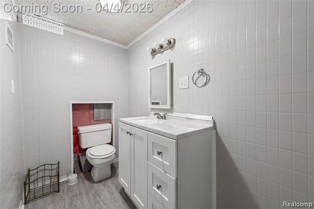 11447 Edwin Drive, Warren, MI 48093