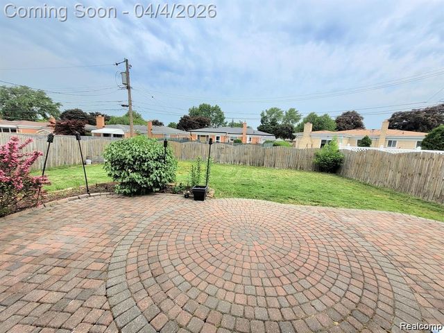 11447 Edwin Drive, Warren, MI 48093