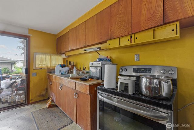 1212 146th Avenue SE, Bellevue, WA 98007