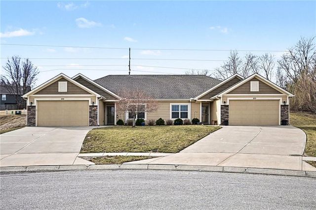 205 Ashmont Drive, Smithville, MO 64089