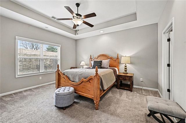 205 Ashmont Drive, Smithville, MO 64089