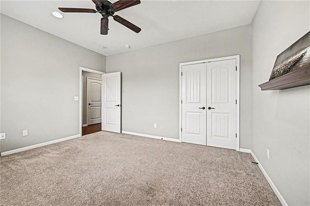 205 Ashmont Drive, Smithville, MO 64089